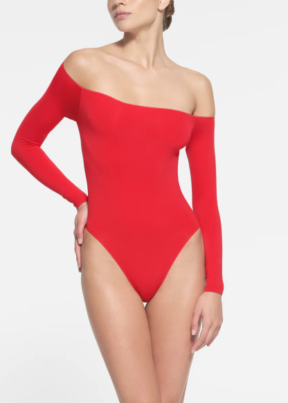 ESSENTIAL OFF THE SHOULDER BODYSUIT
